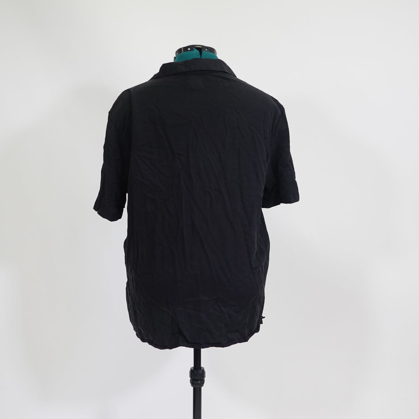 Black Short Sleeve Button Up Top