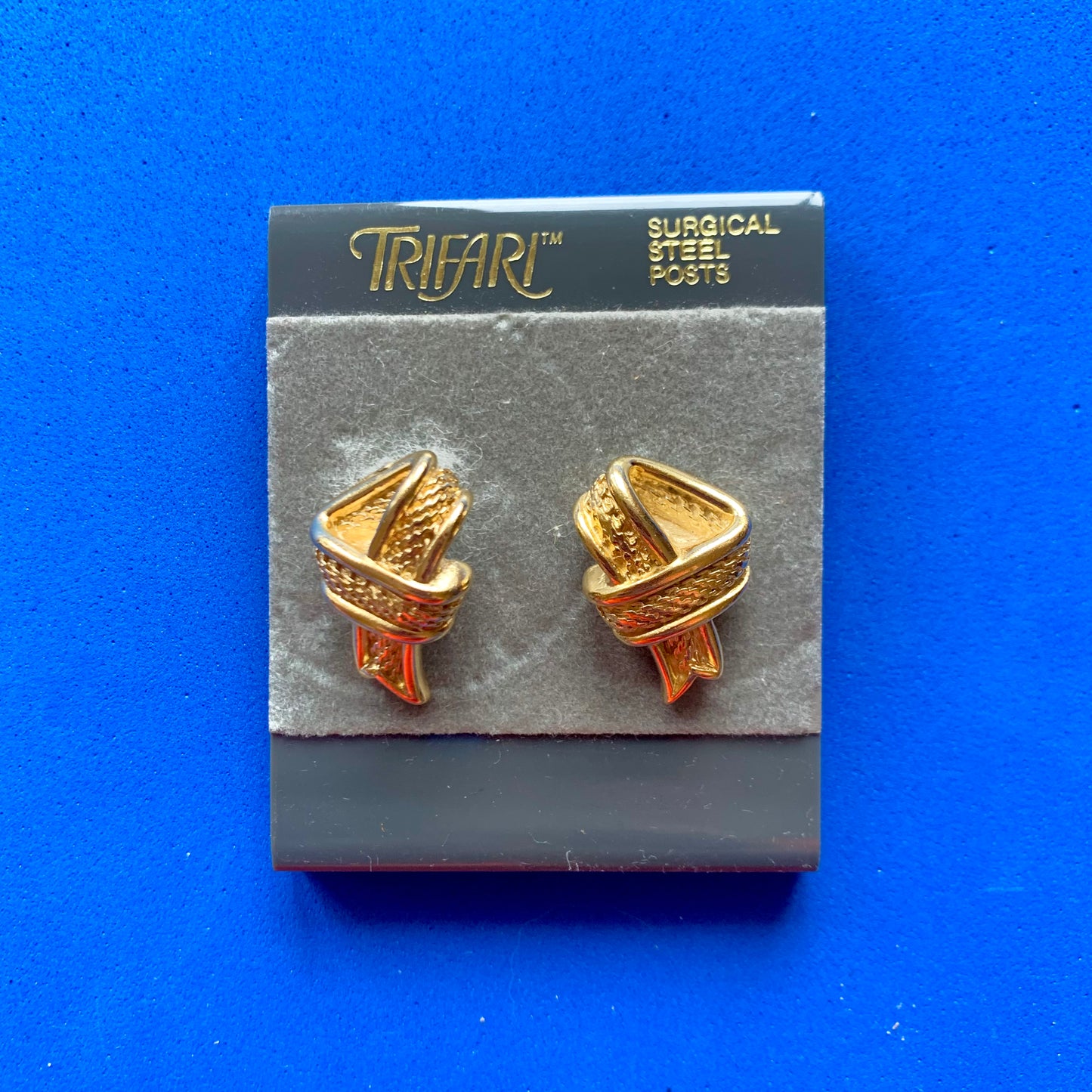 Vintage Deadstock Trifari Gold Ribbon Stud Earrings