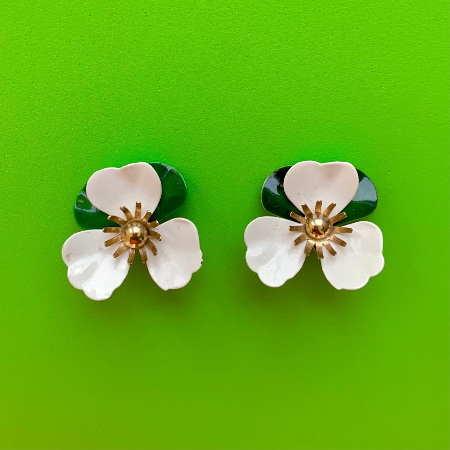Vintage Sarah Coventry Tahitian Flower Earrings