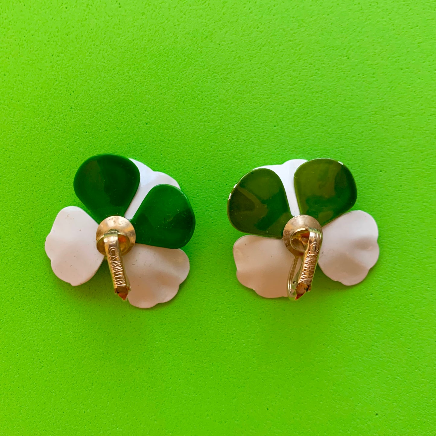 Vintage Sarah Coventry Tahitian Flower Earrings
