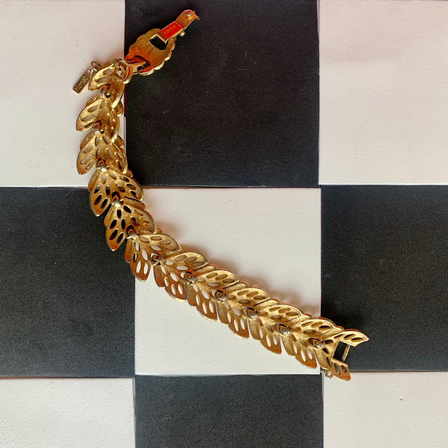 Vintage Gold-Toned Leaf Chain Bracelet