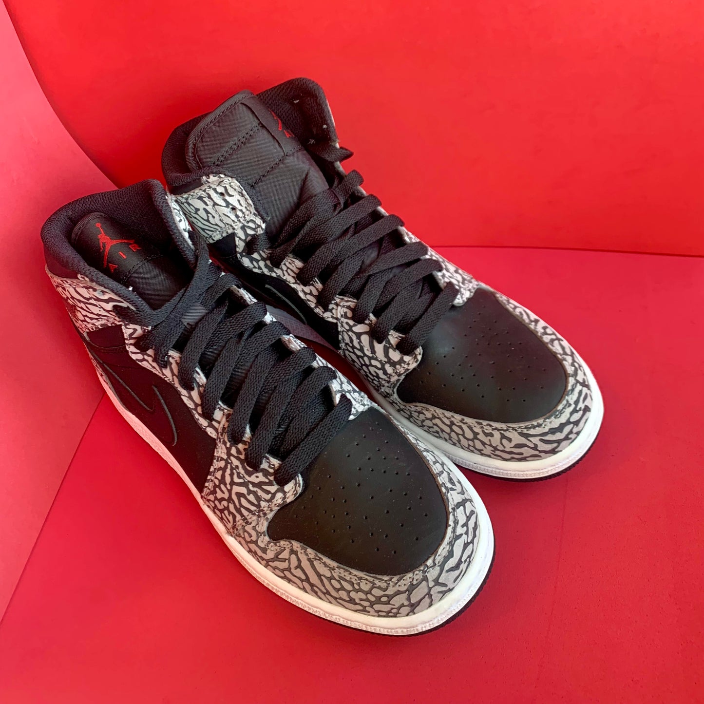NEW Sz 7Y Air Jordan 1 Retro High 'Black Elephant' Sneakers