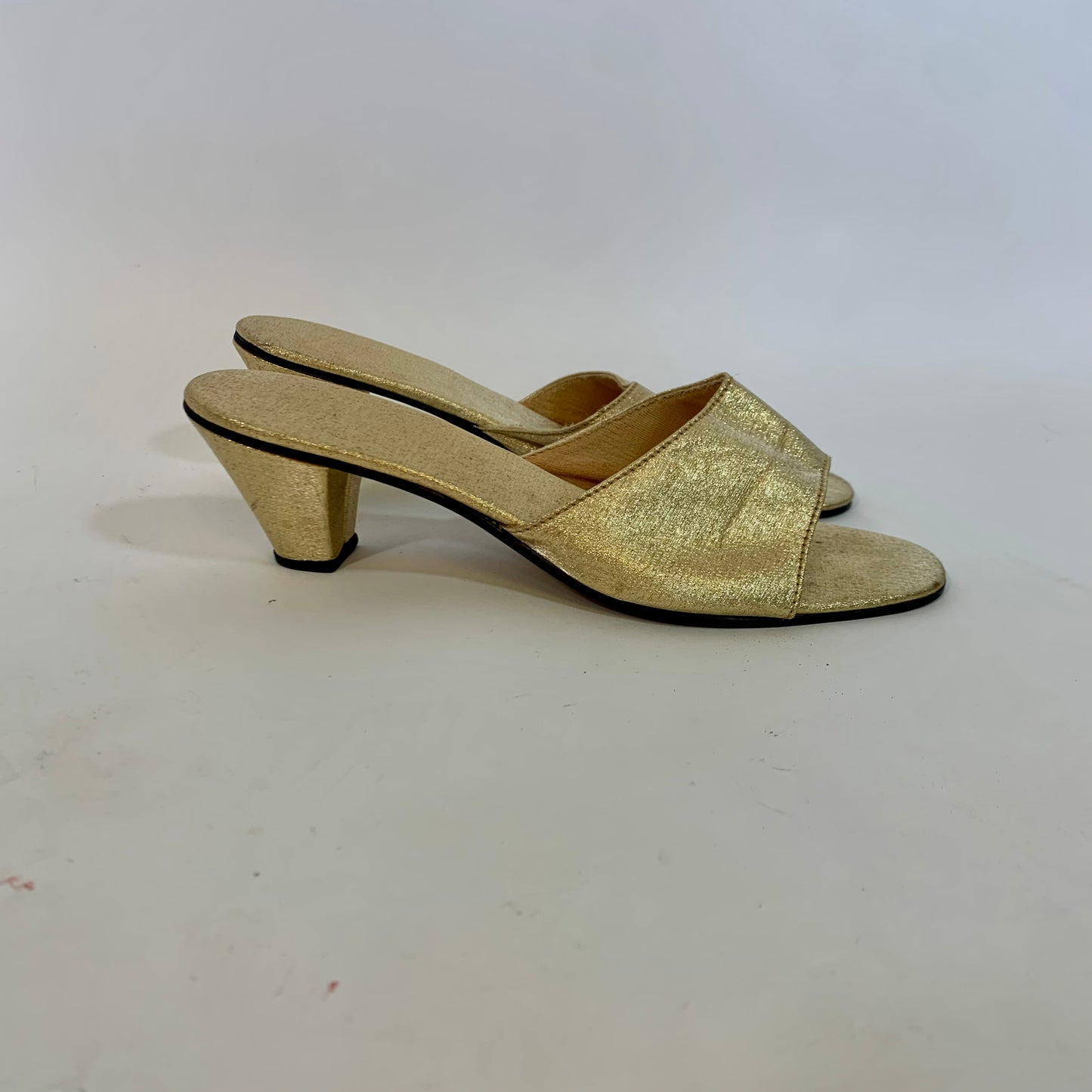 Sz 8 Vintage Gold Slide Heels
