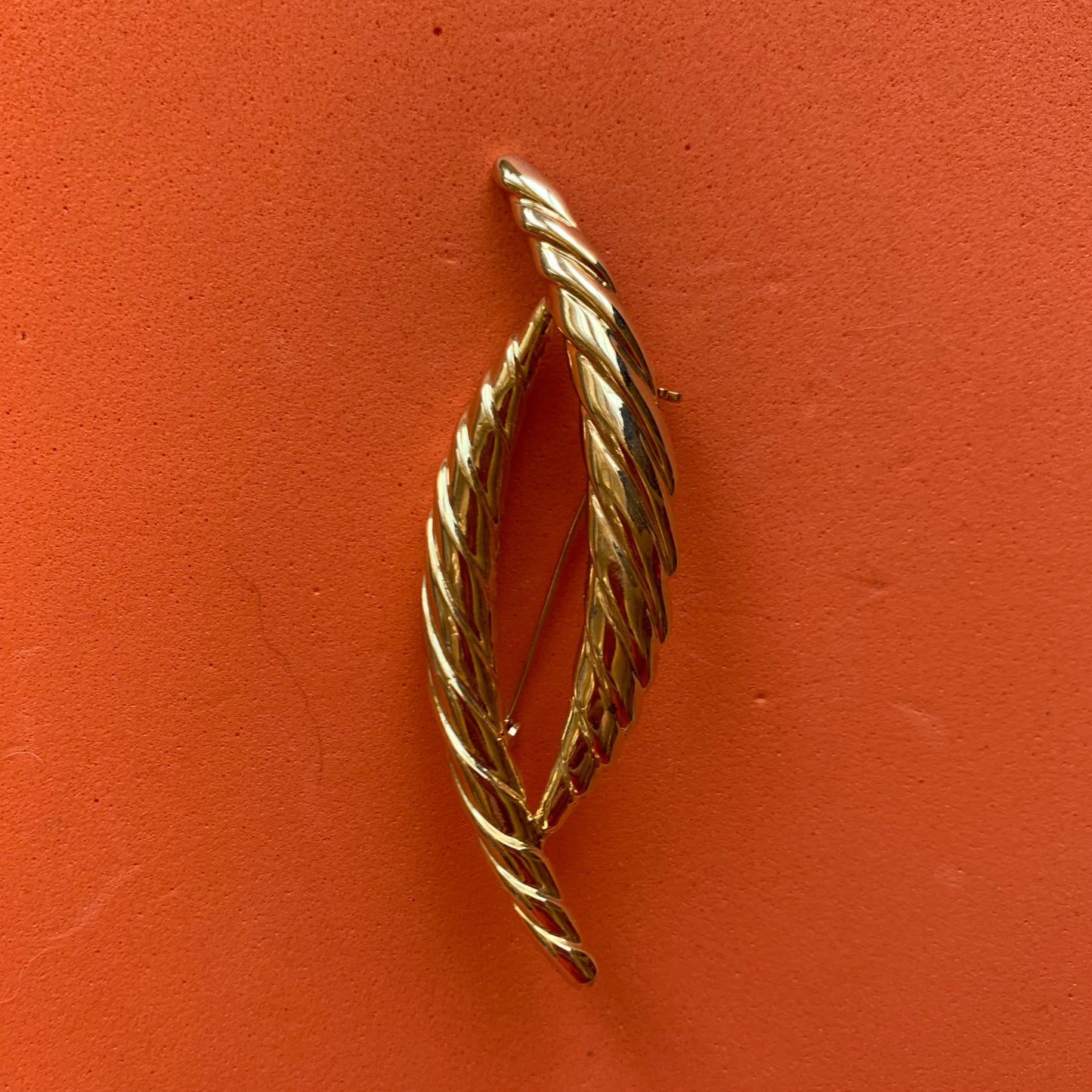 Vintage Gold-Toned Braided Oval Brooch