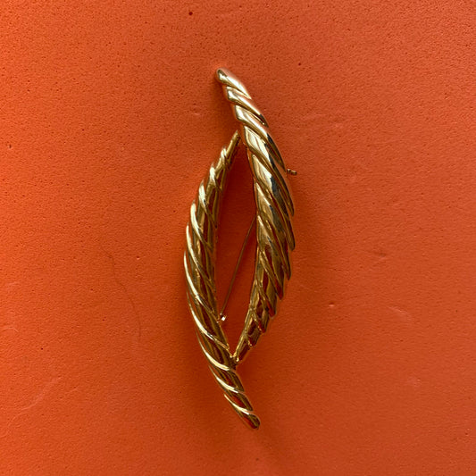 Vintage Gold-Toned Braided Oval Brooch