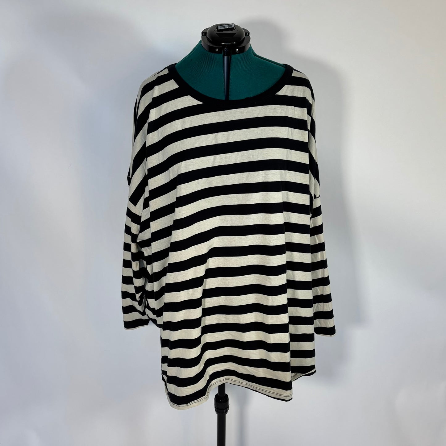 Black and White Stripe Drop Shoulder Long Sleeve Top NWT