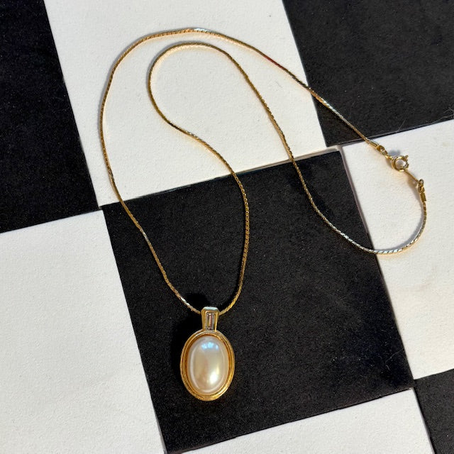 Vintage Gold-Tone Dainty Necklace with Pearl Pendant