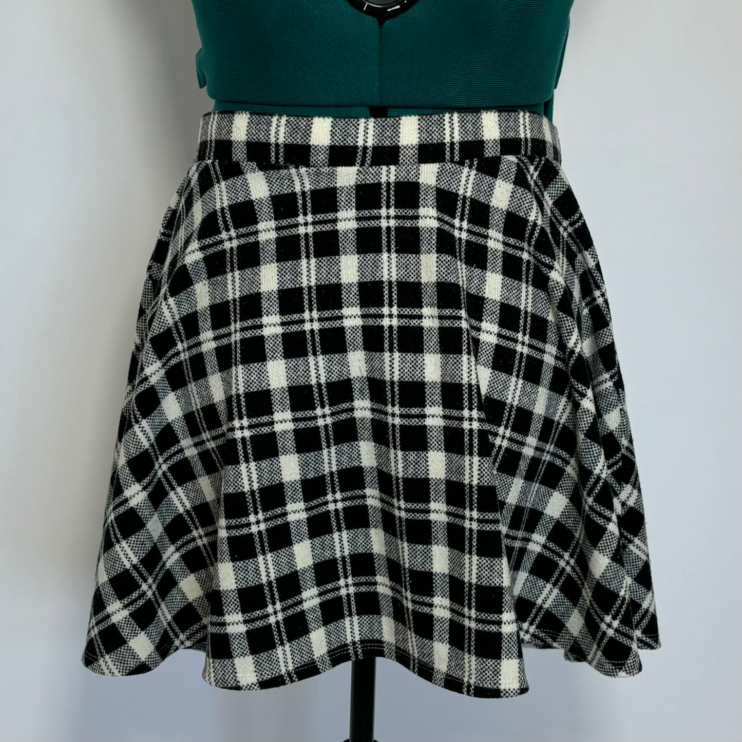 Torrid Black and White Circle Skirt