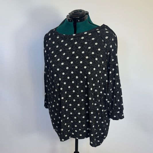 Grey and White Polka Dot 3/4 Sleeve Top