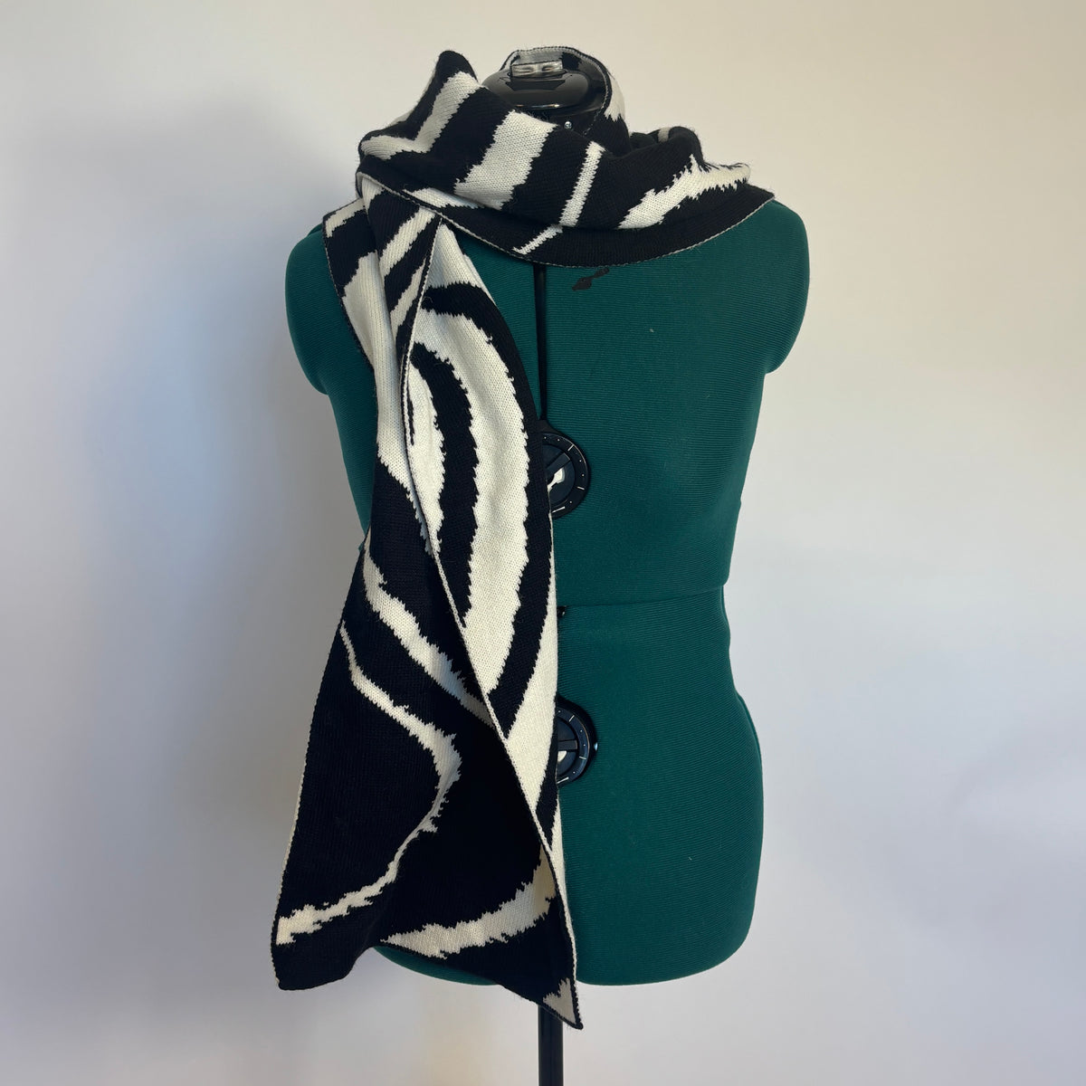 Eloquii Black and White Knit Scarf NWT