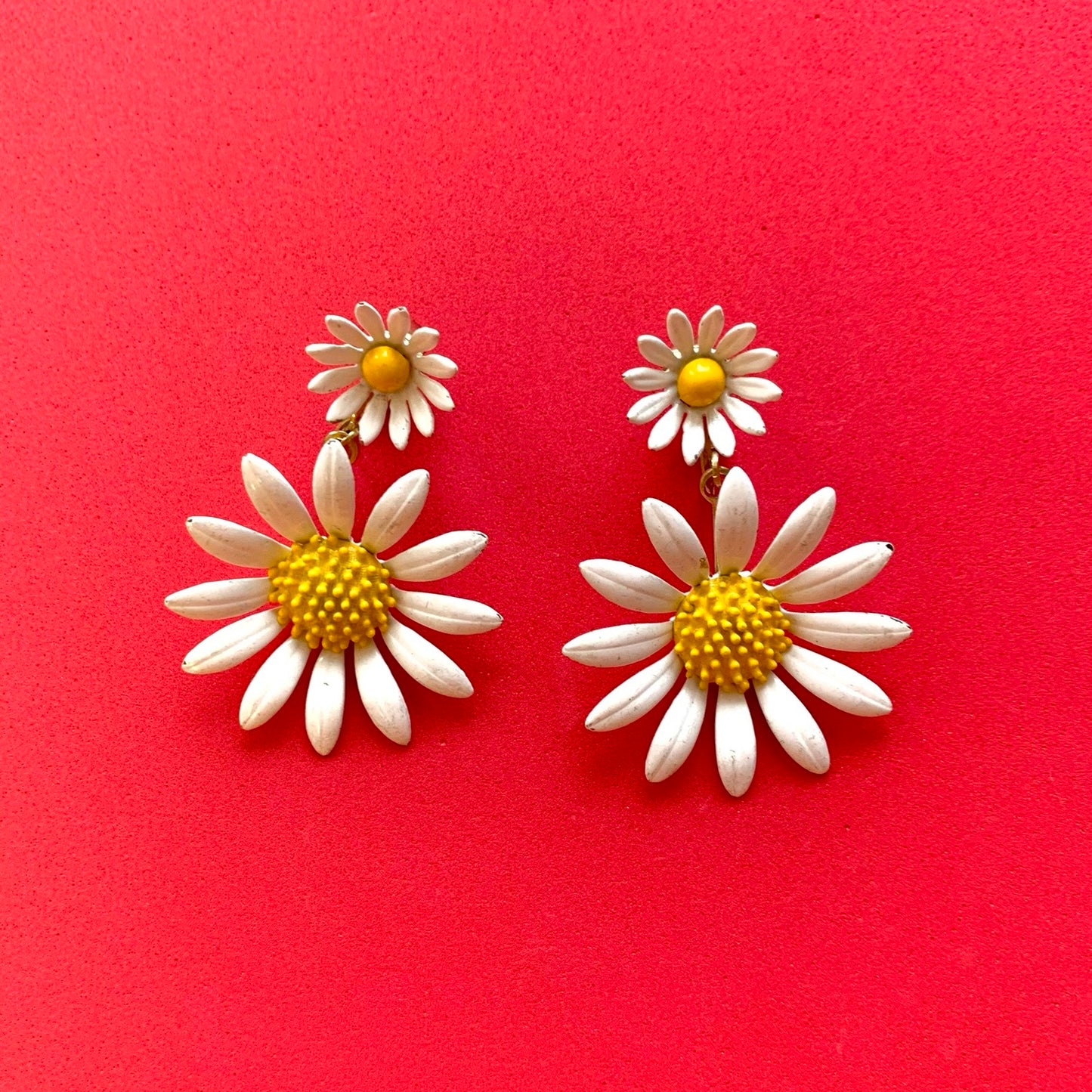 Vintage Daisy Enamel Clip-On Earrings