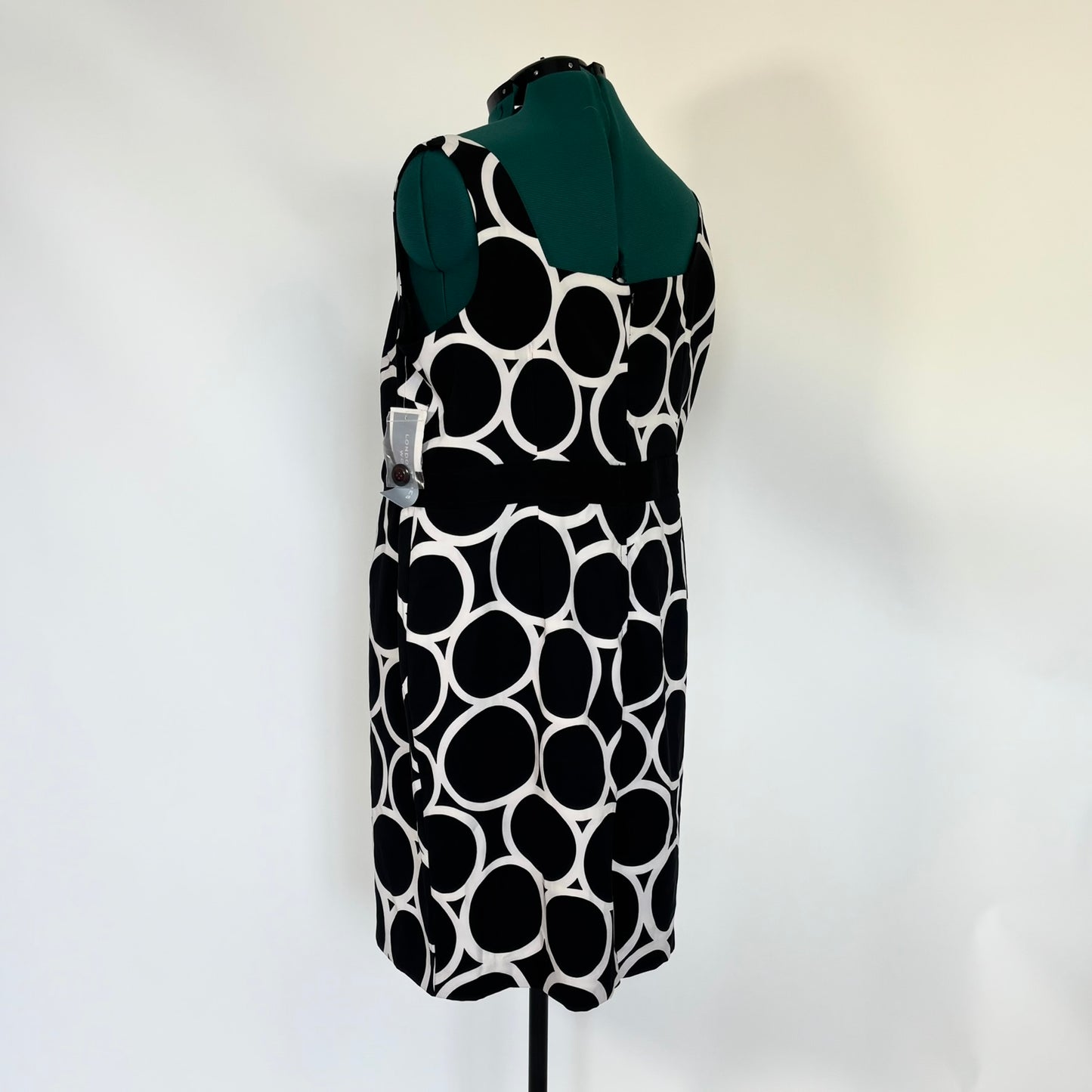 Black and White Circle Print Pencil Dress NWT
