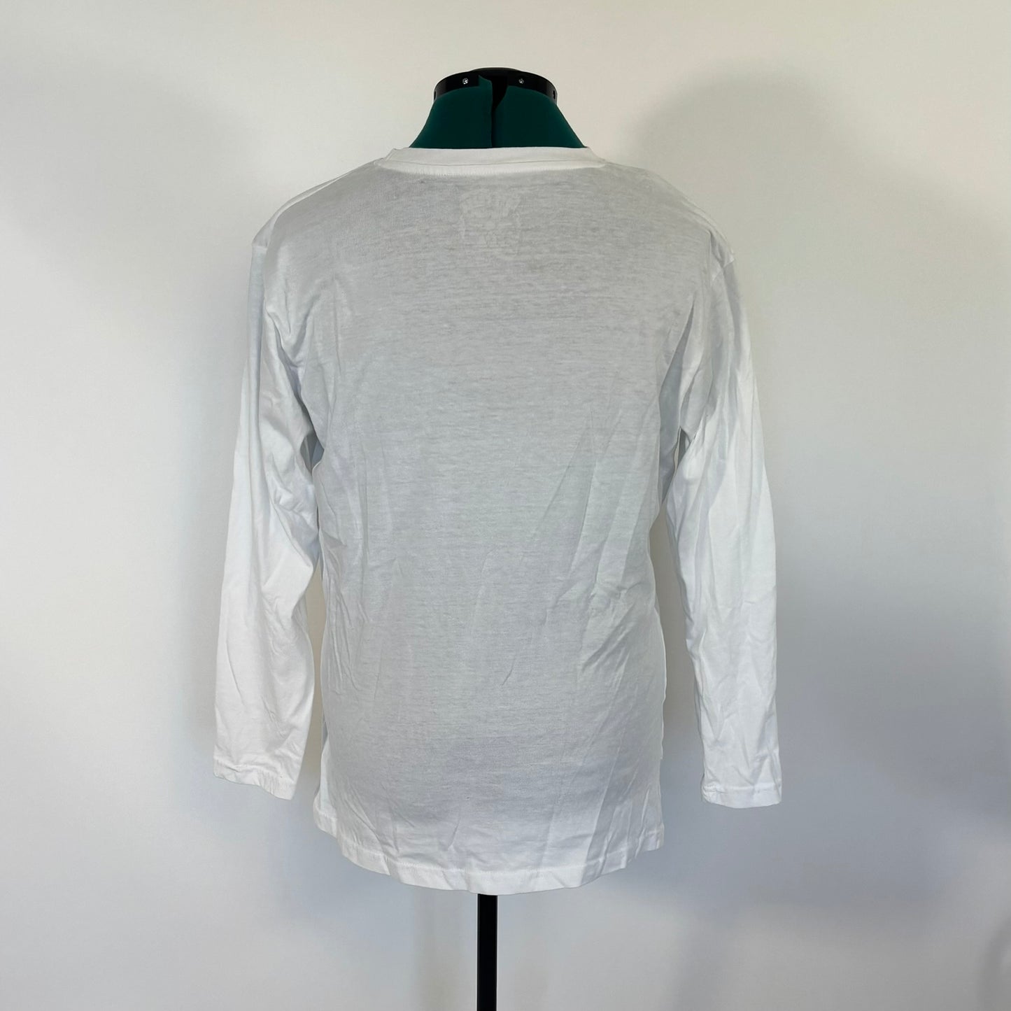 “Howdy,” White Graphic Long Sleeve Tee