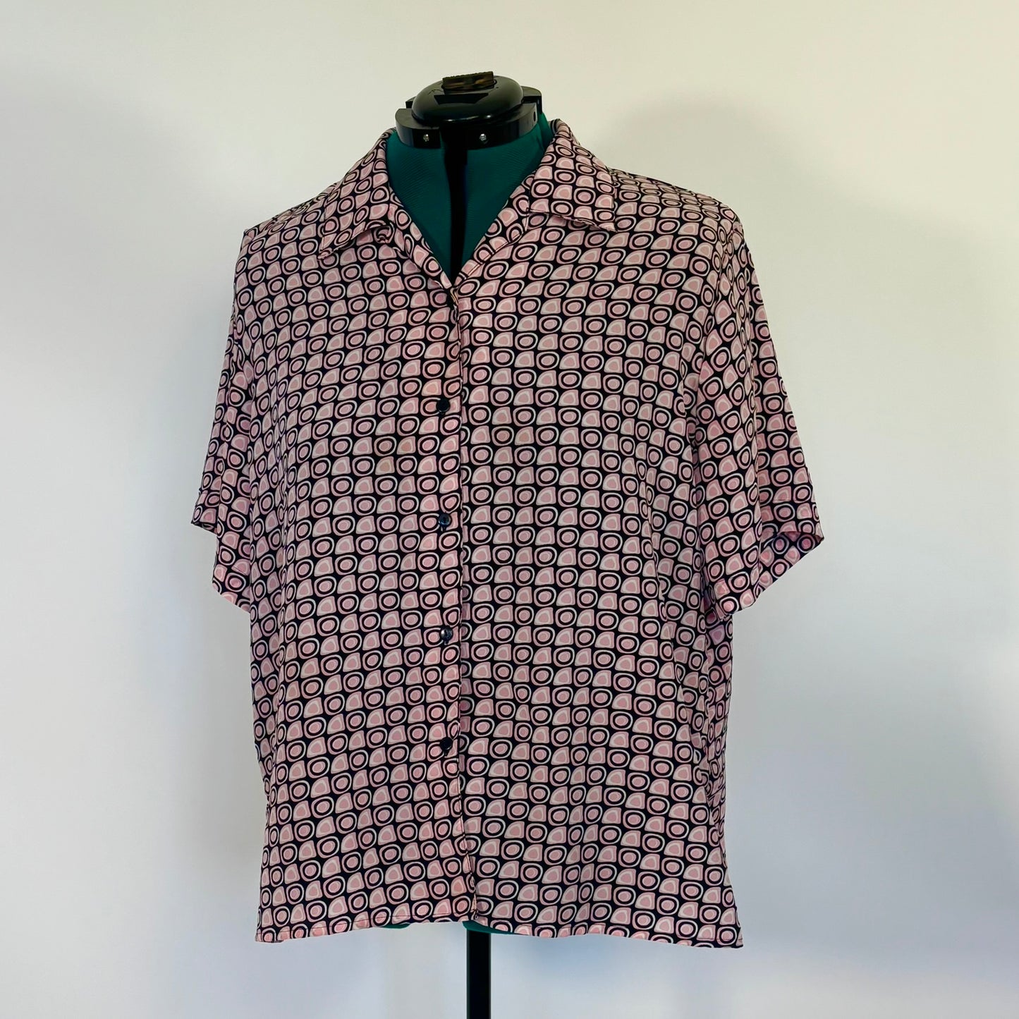 Vintage VOIR Pink and Black Geometric Print Short Sleeve Button Up