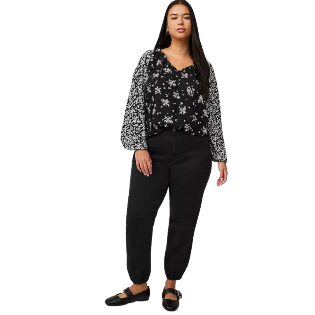 Torrid Black and White Ditsy Floral Peasant Top